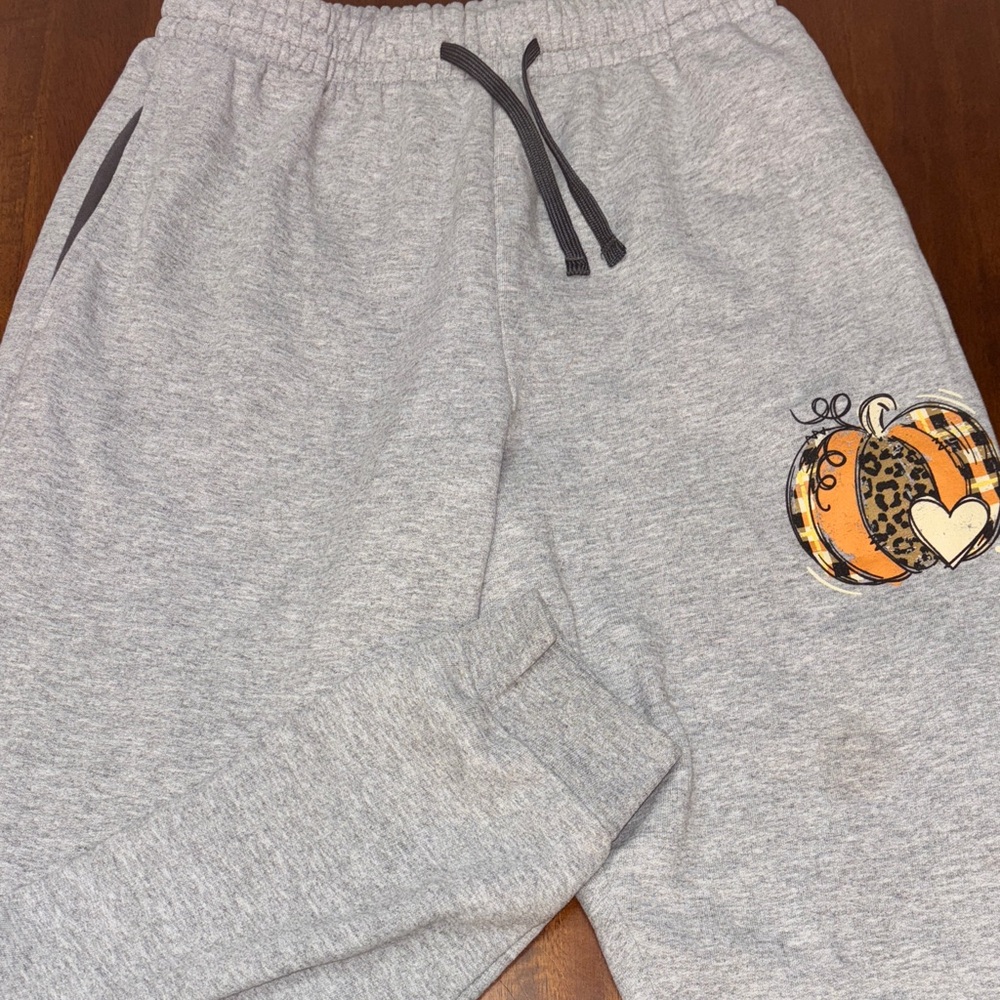 Jerzees Gray Sweatpants with Pumpkin Patch 🎃🎃
